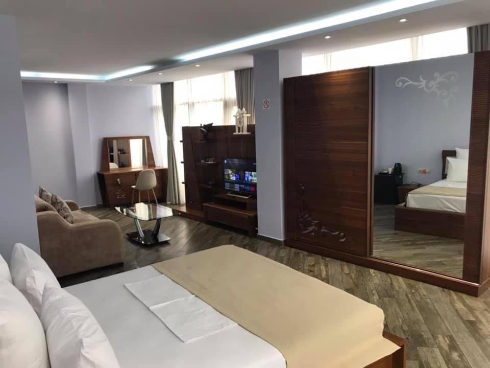 Hotel Light Palace Batumi Esterno foto